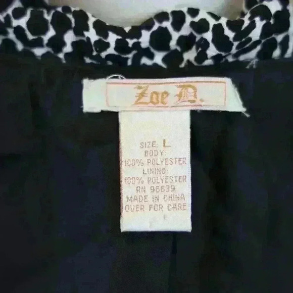 Zoe D Black White Animal Print Coat Ruffled Collar Size Large - Picture 4 of 6